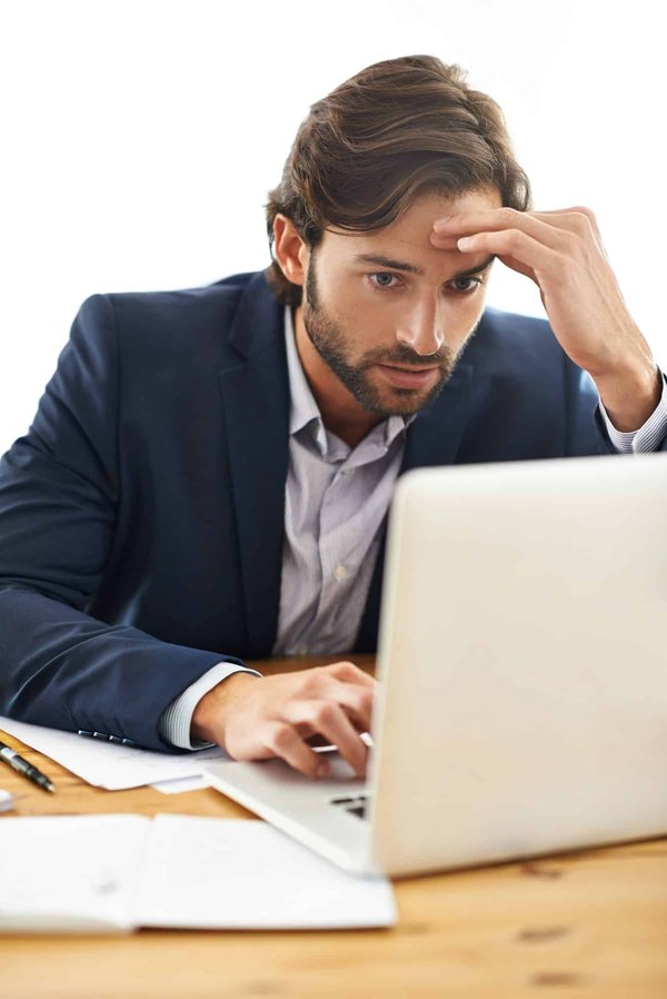 Comment les professionnels de la santé peuvent-ils mieux gérer les complications des maladies rénales chroniques?